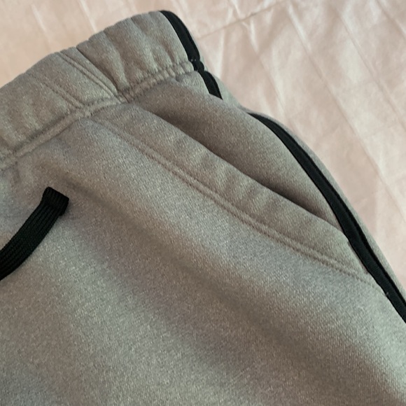 Under Armour Boys fleece-lined track pants - Picture 6 of 9